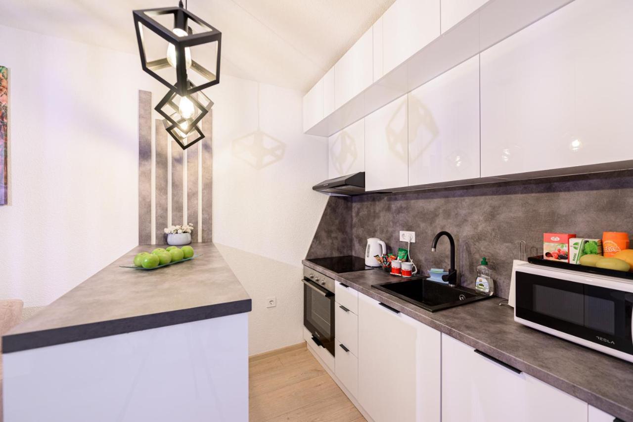 Alipasino With Two Bedrooms *